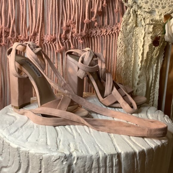 STEVE MADDEN “CHRISTEY” Soft Pink Suede Wrap Open Toe Heels Size 5.5 - Picture 9 of 9
